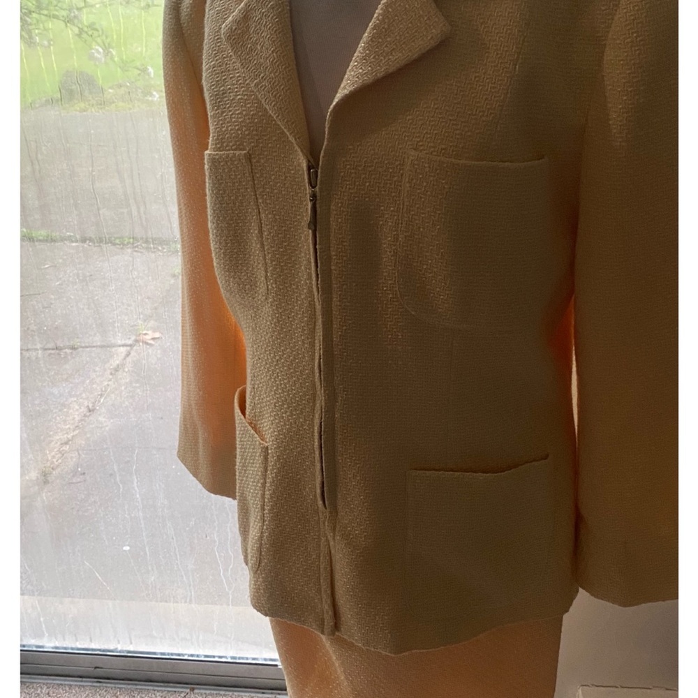 Doncaster Pale Yellow Zip-Up Textured Jacket